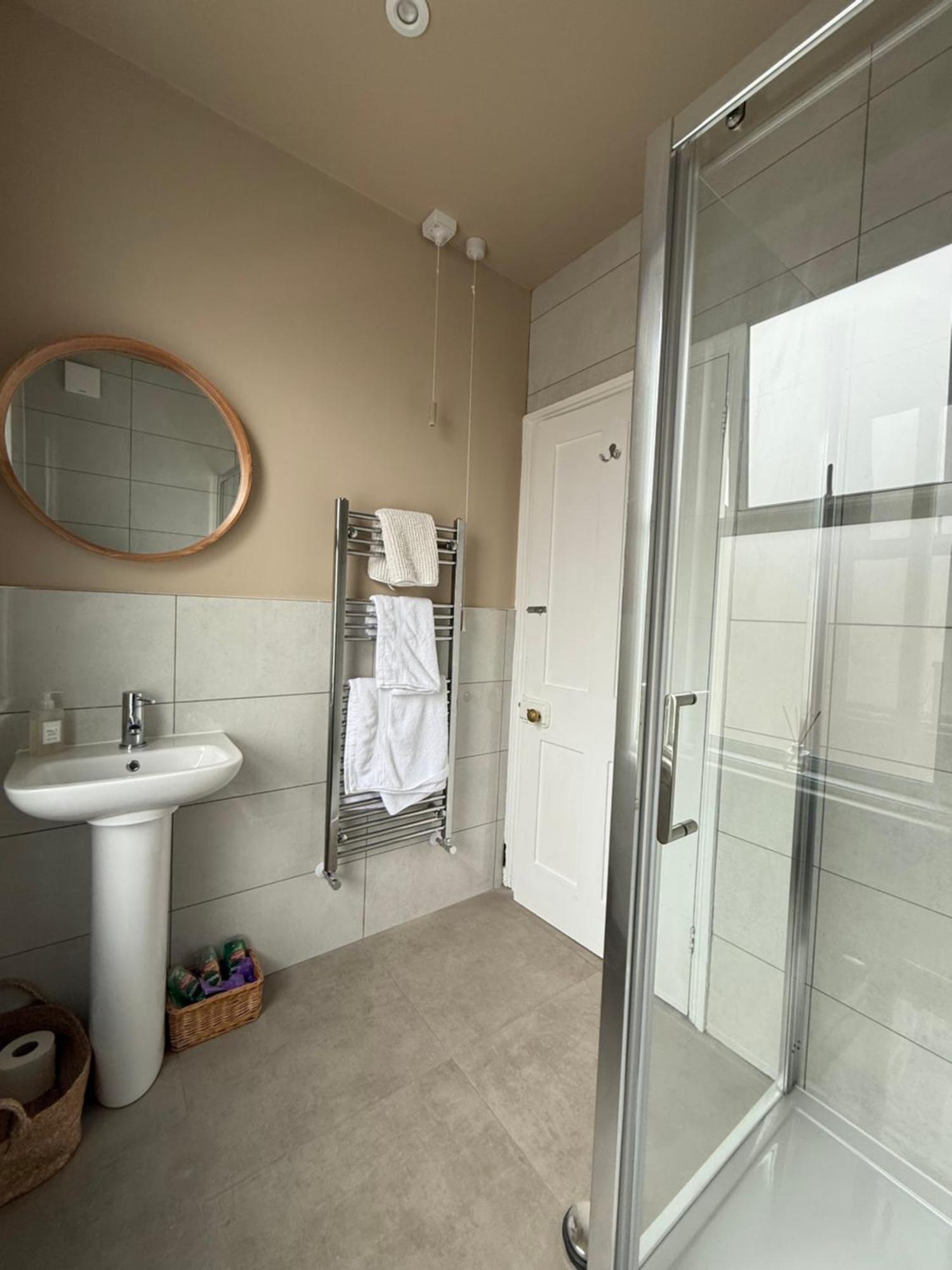 The Albany Rooms Bexhill 外观 照片